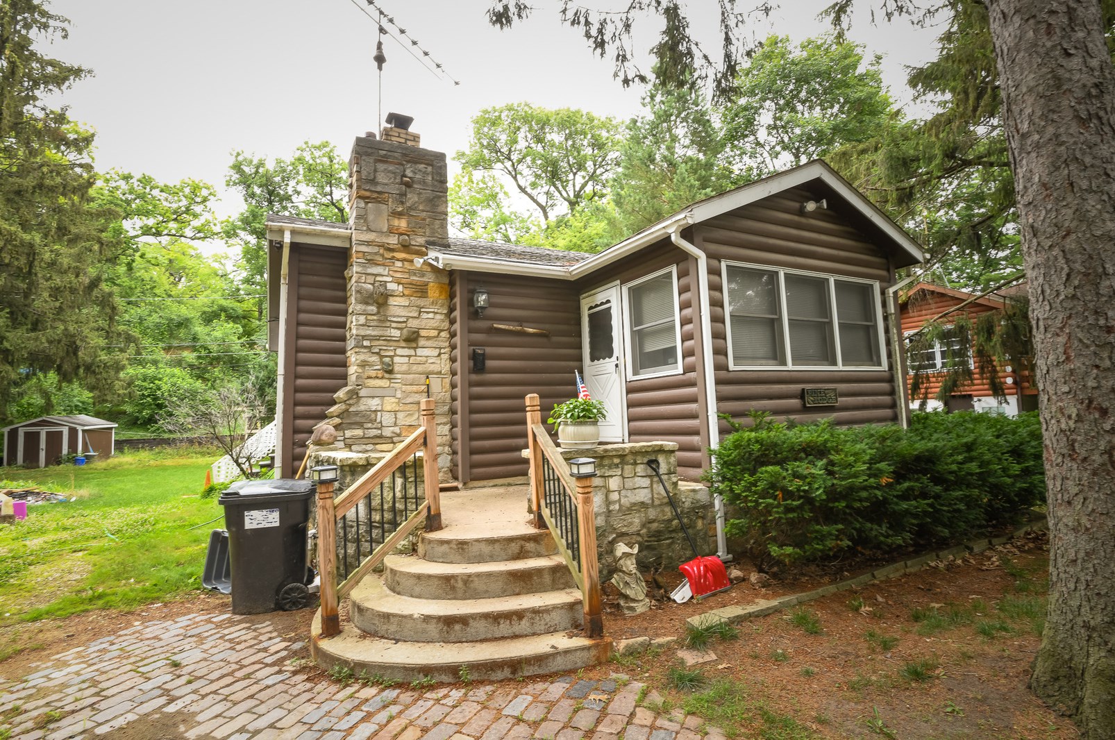 27686 W Rowe Ave, Spring Grove, IL 60081