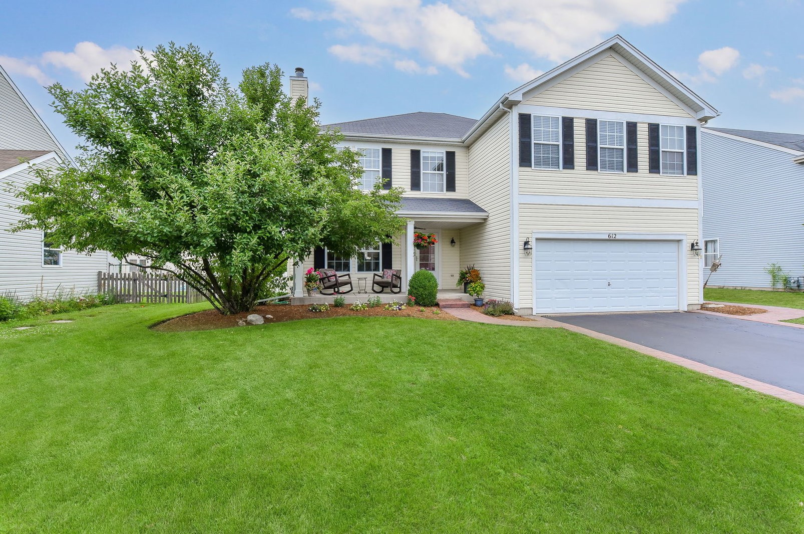 612 Holbrook Ave, Elburn, IL 60119-9421