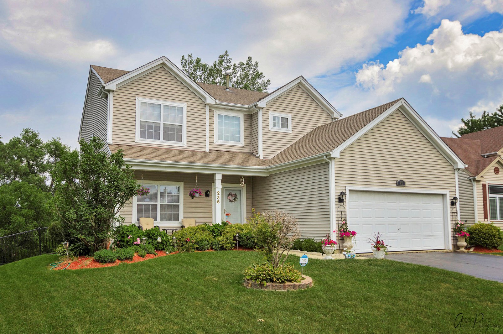 236 Wildflower Ln, Volo, IL 60073-4932