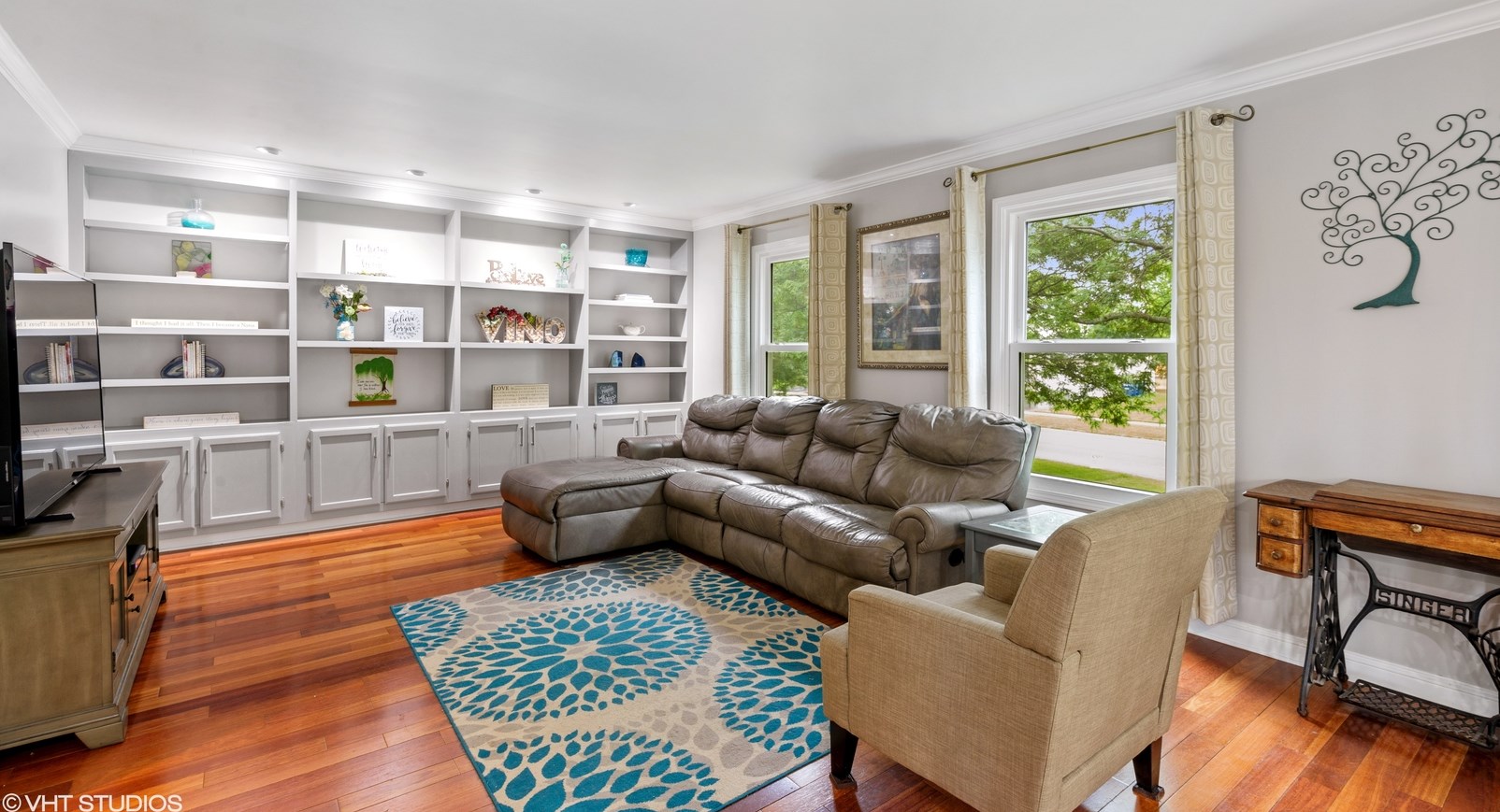 532 Cambridge Ave, Elburn, IL 60119-8348
