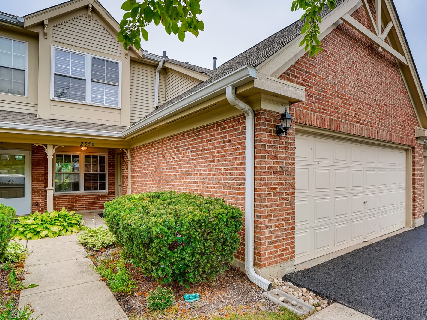 2350 County Farm Ln, Schaumburg, IL 60194-4809