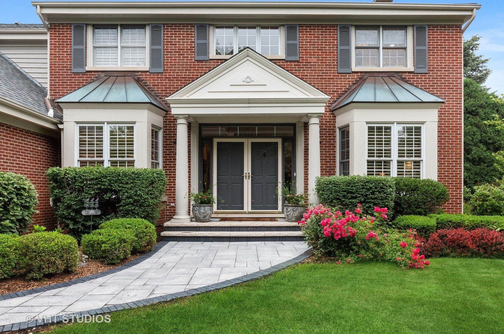 621 Fairfield Dr, Hoffman Estates, IL 60010-4807