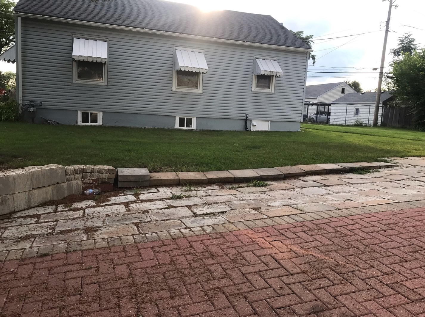 910 5th Ave, Aurora IL  60505-4909 exterior