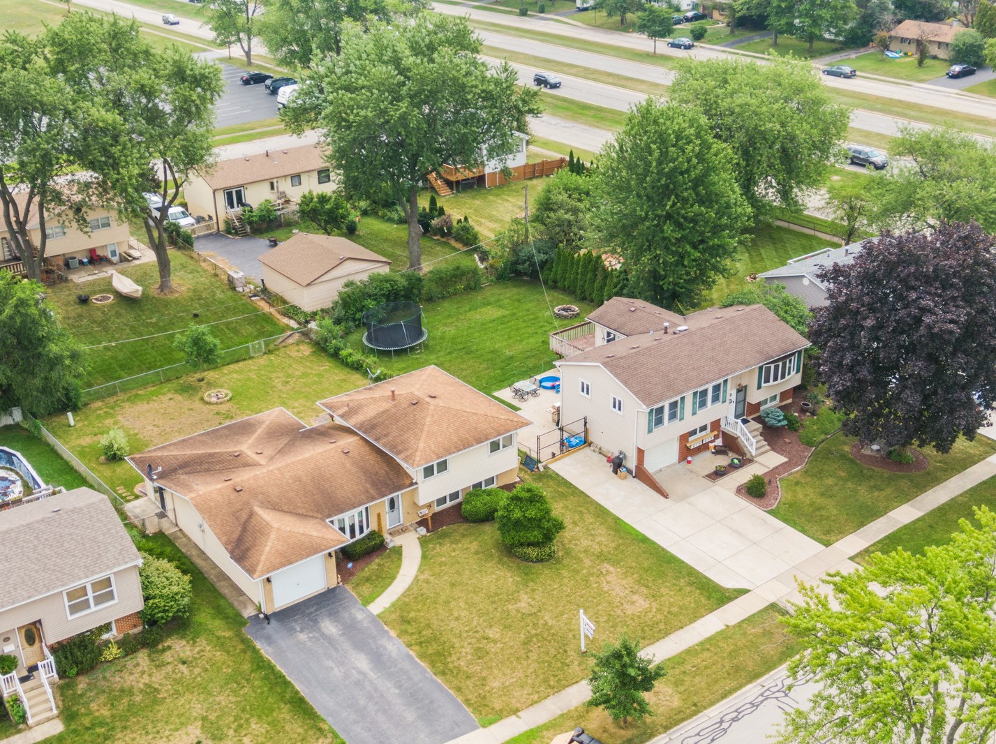 7405 Catalpa Ave, Downers Grove, IL 60517-2233