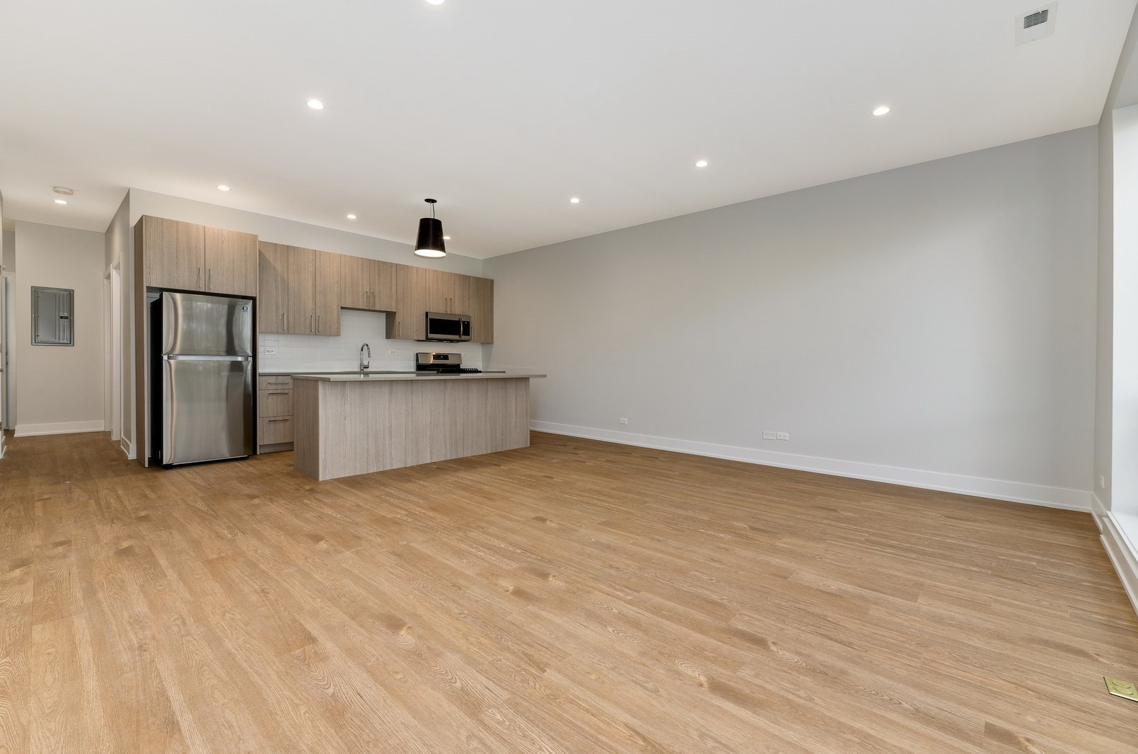 1807 W Division St #201, Chicago, IL 60647