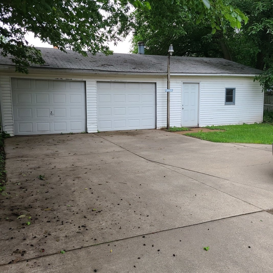 715 3rd St, Nelson, IL 61021-3211