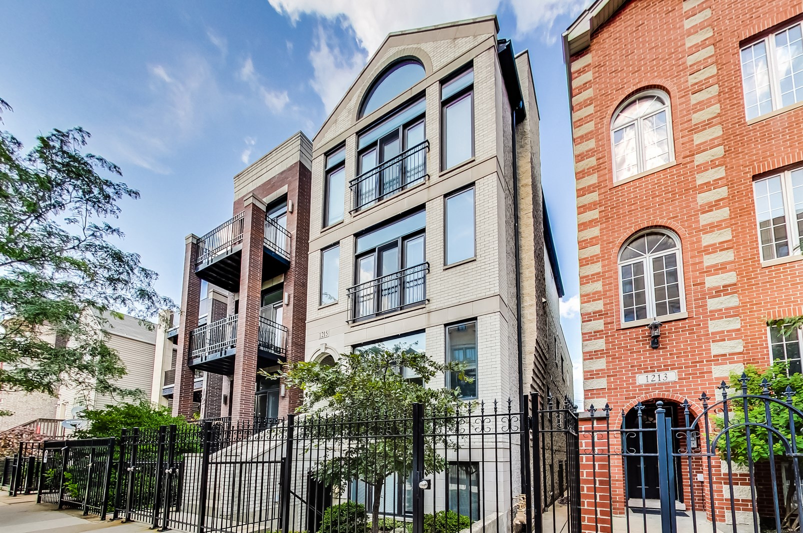 1215 N Cleaver St # 2, Chicago, IL