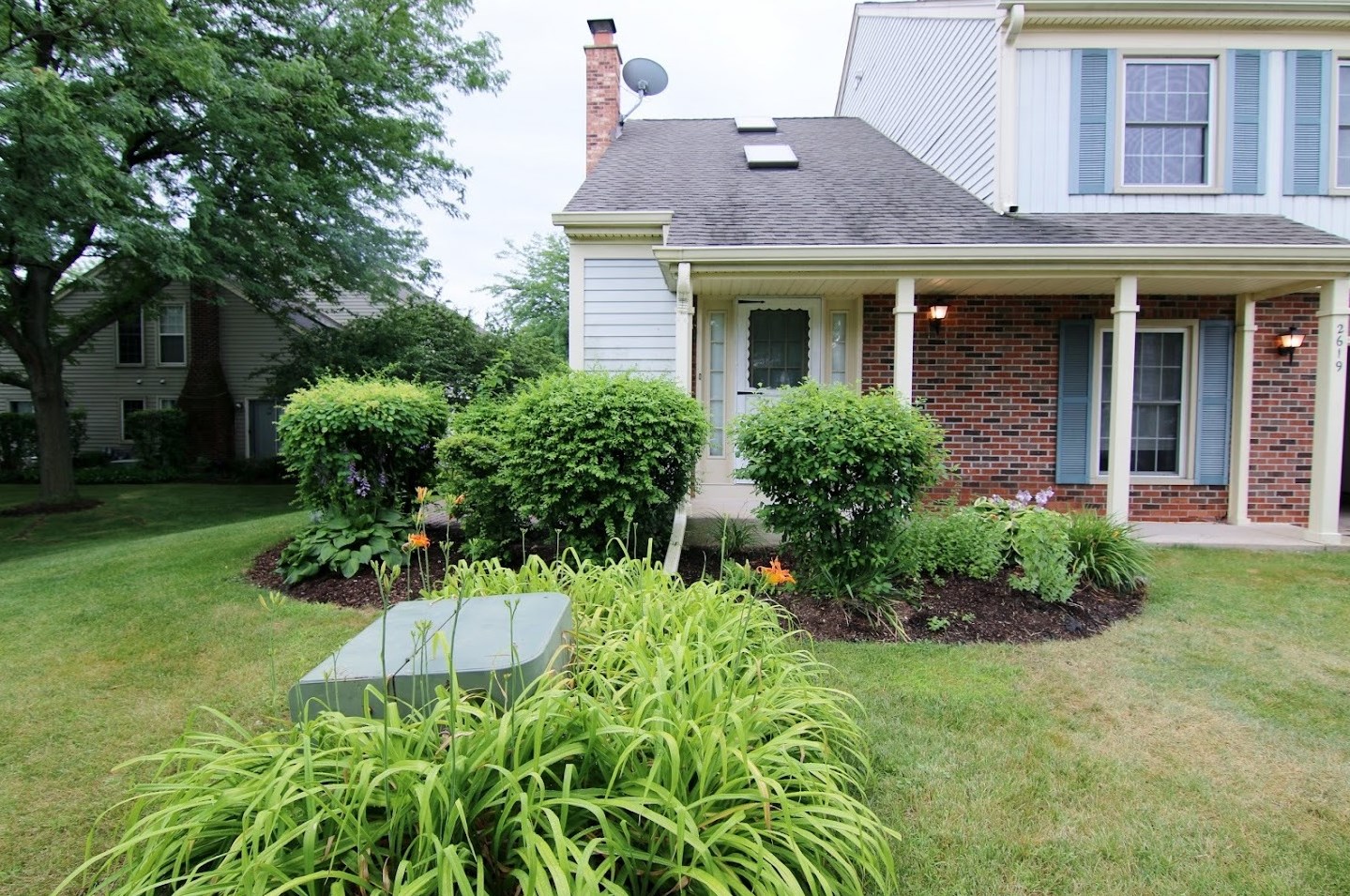 2619 College Hill Cir #2619, Schaumburg, IL 60173