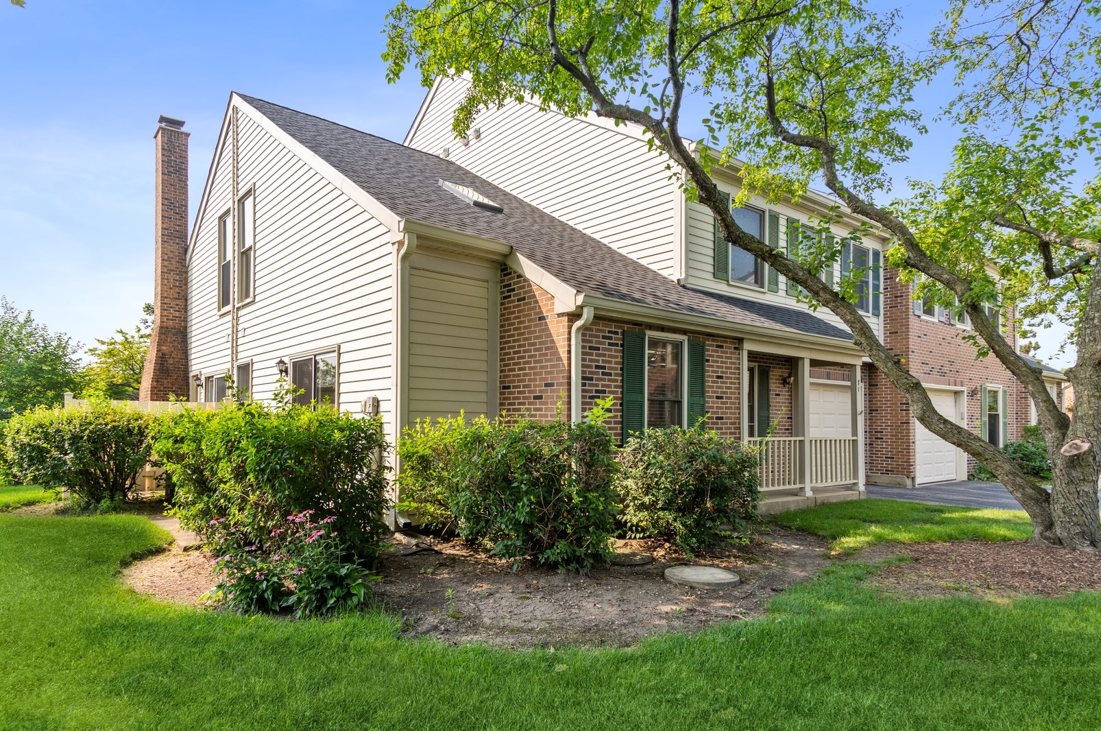 71 Bright Ridge Dr, Schaumburg, IL 60194-3681