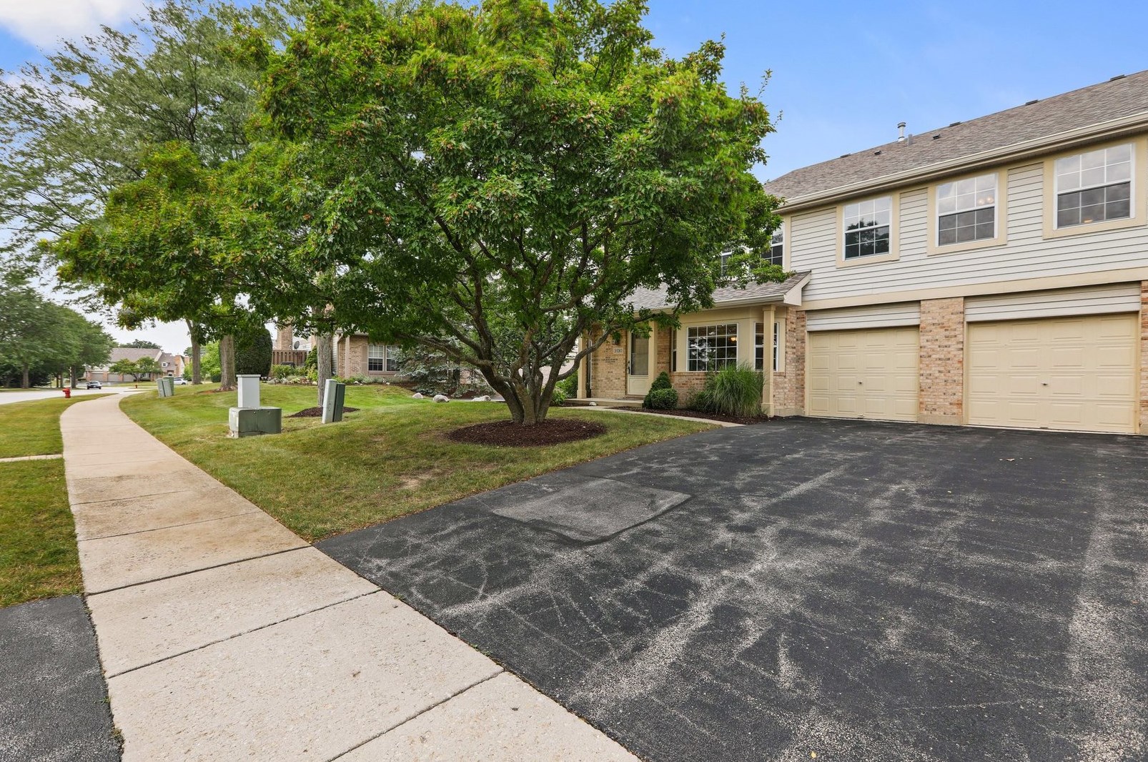 3130 Anton Dr, Aurora, IL 60504-6663