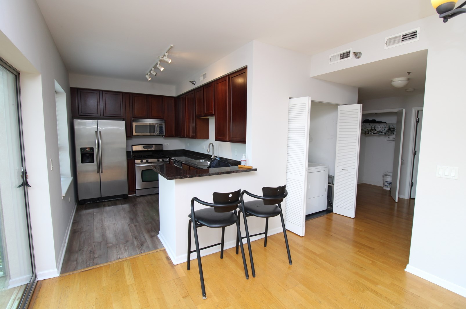 100 N Hermitage Ave Unit 508, Chicago, IL 60612