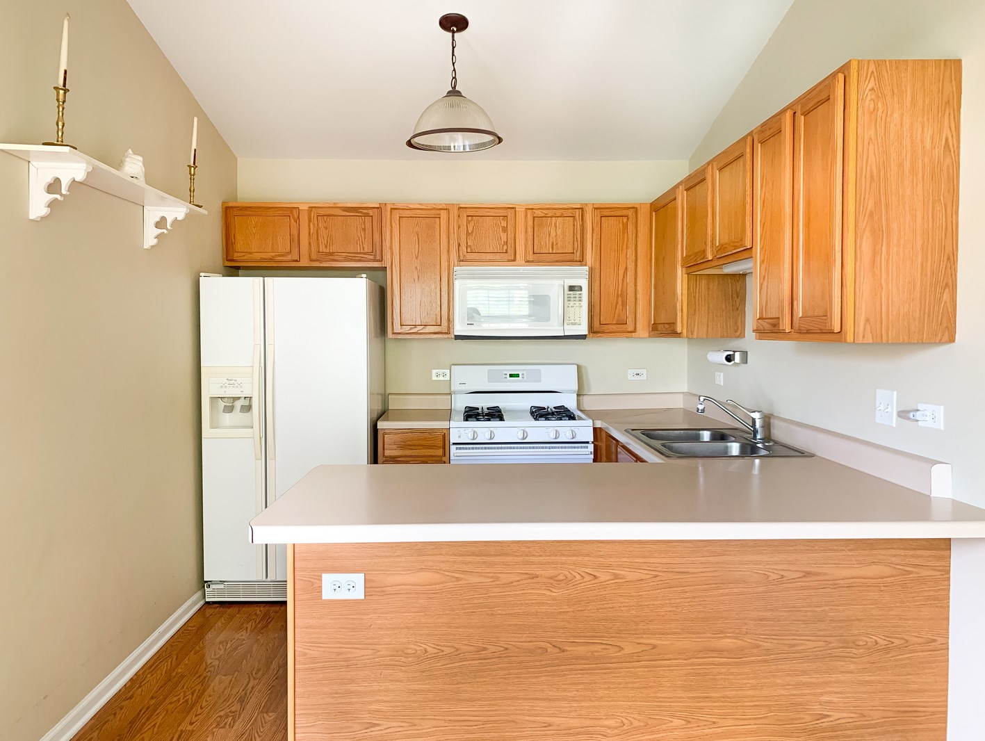 1175 Village Dr, Volo, IL 60073-2497
