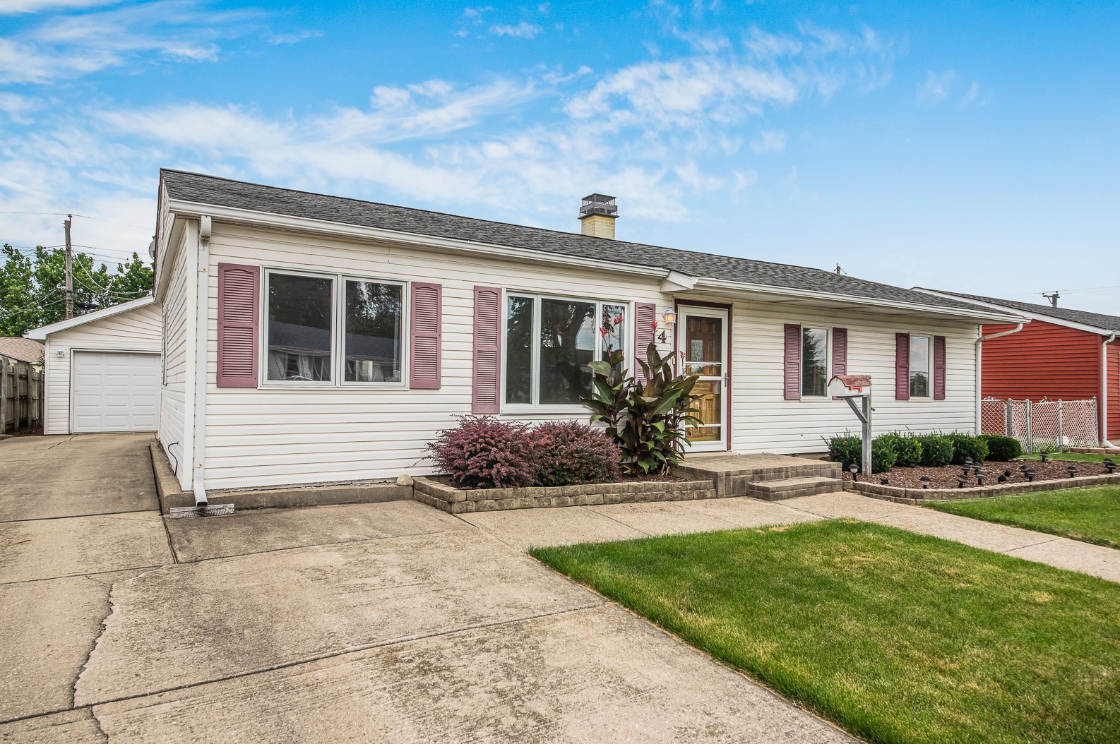 4 Concord Ave, Romeoville, IL 60446-1314