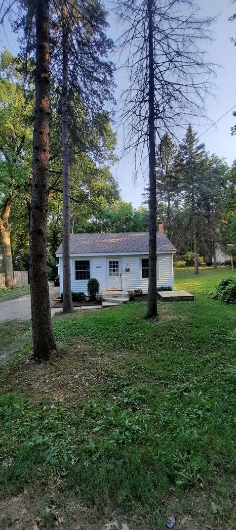 27725 W Oakland Ave, Spring Grove, IL 60081