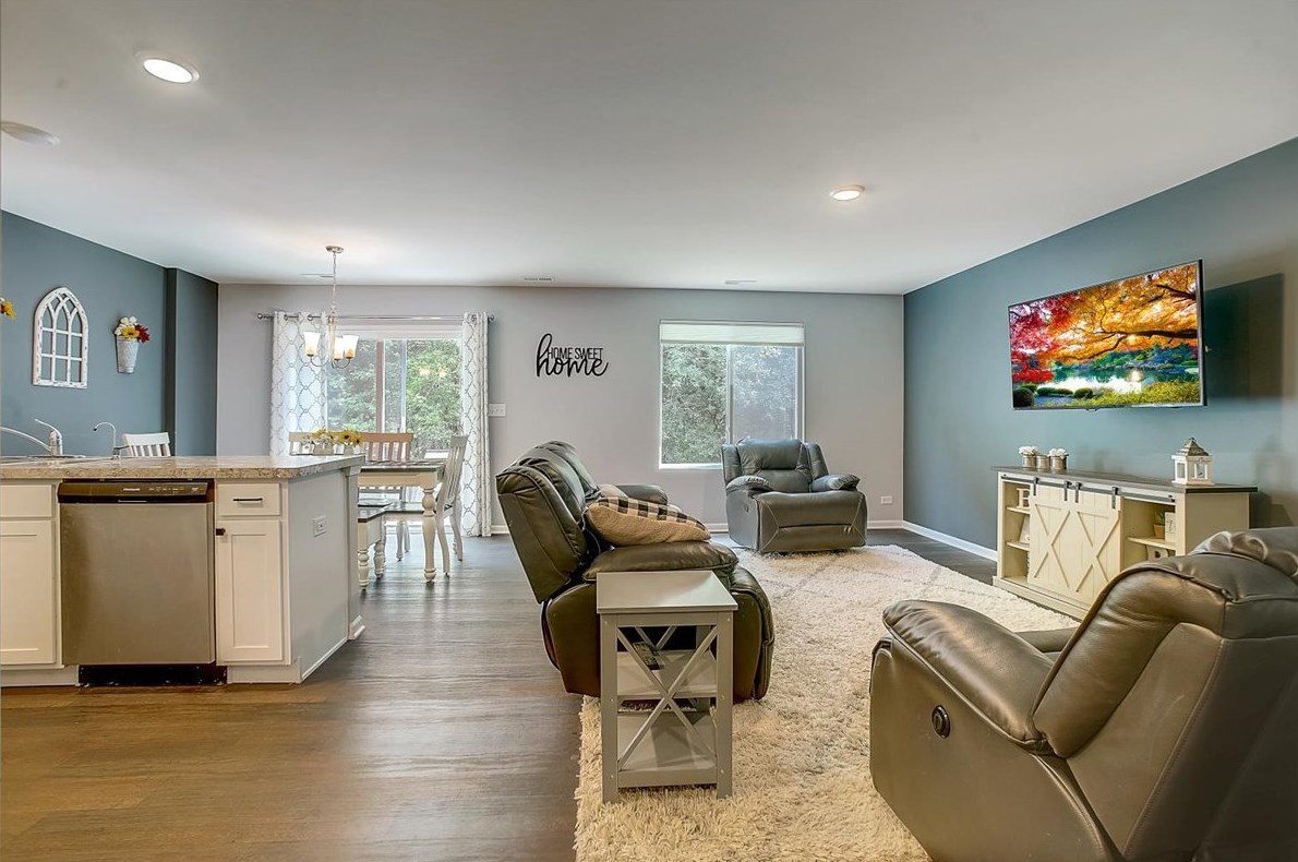 1165 Lake Dr, Trout Valley IL  60013-1612 exterior
