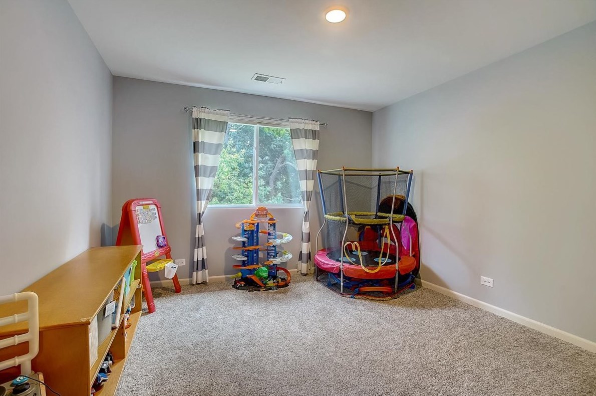 1165 Lake Dr, Trout Valley IL  60013-1612 exterior