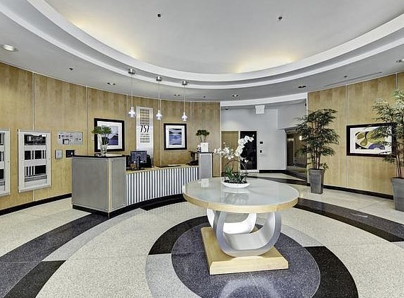 757 N Orleans St Apt 2005, Chicago, IL 60654