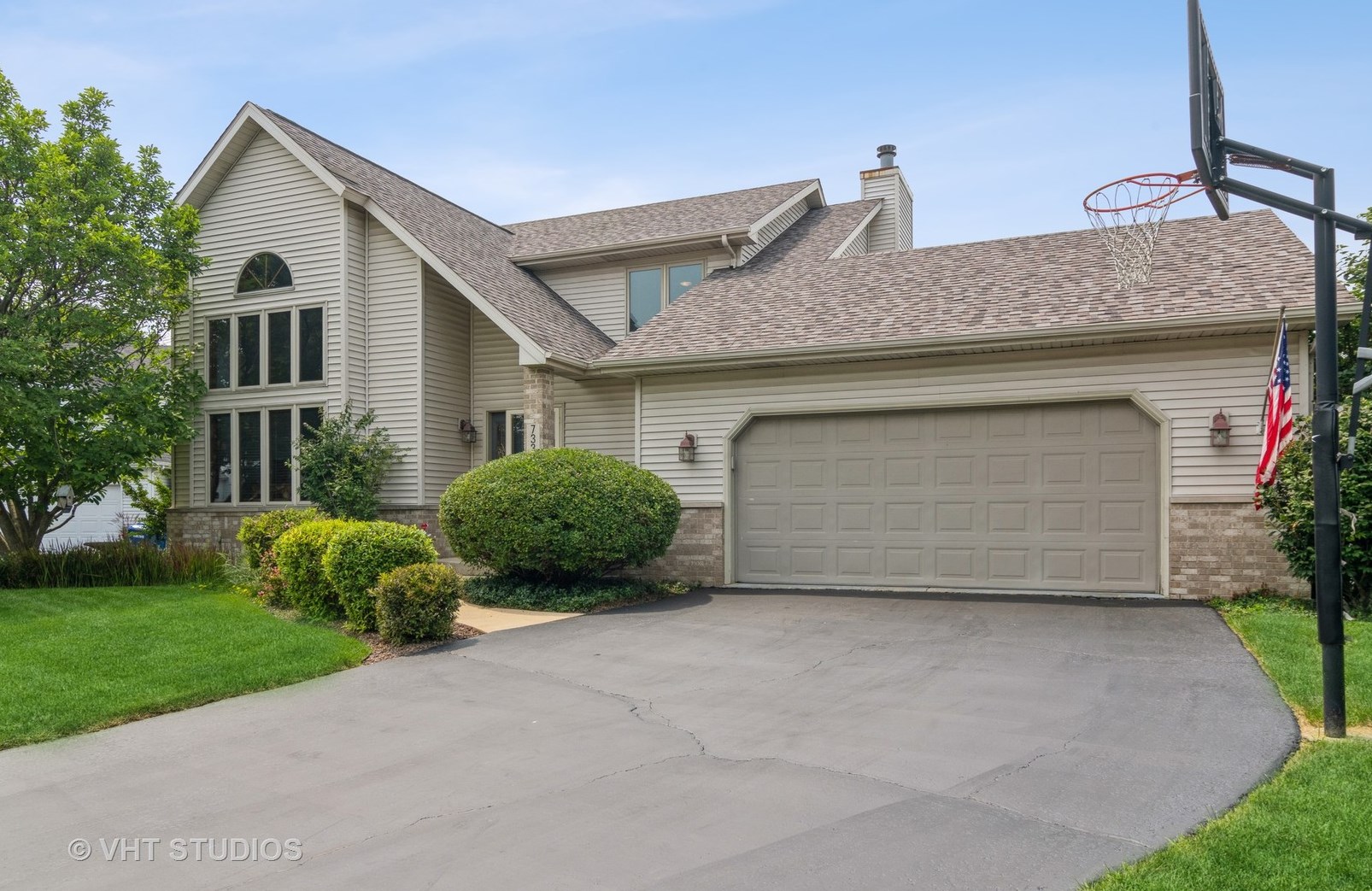 733 Highview Ct, Elburn, IL 60119-8855