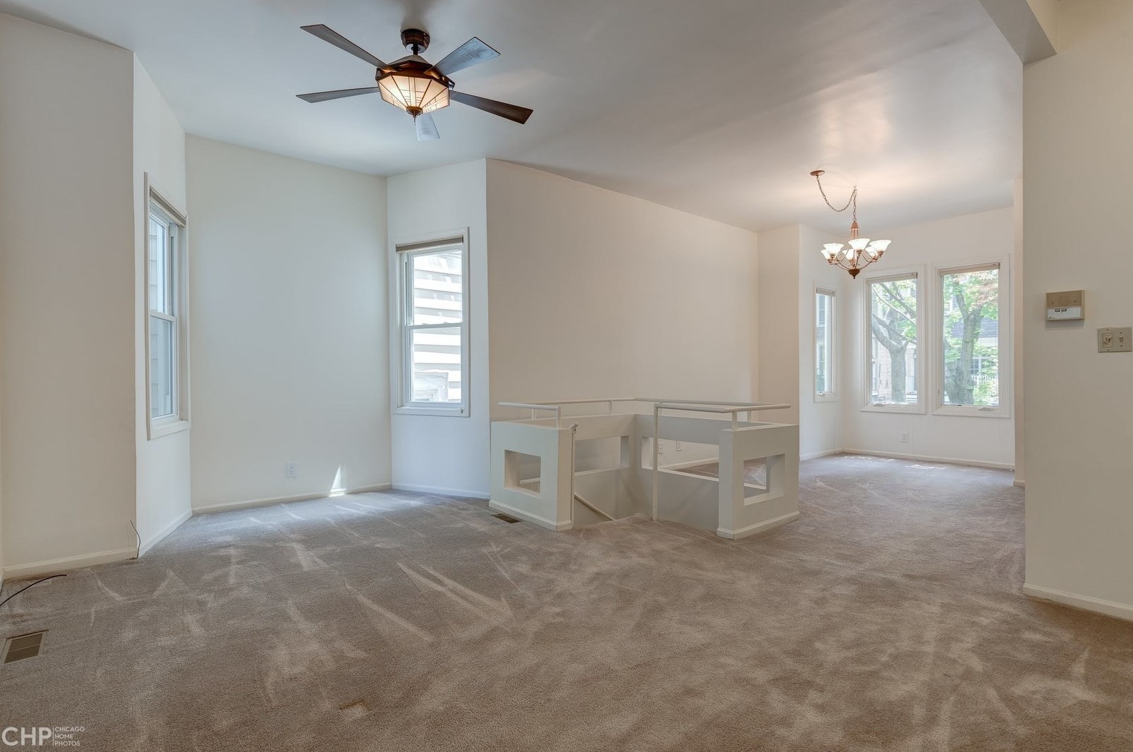 1224 W Barry Ave #1, Chicago, IL 60657