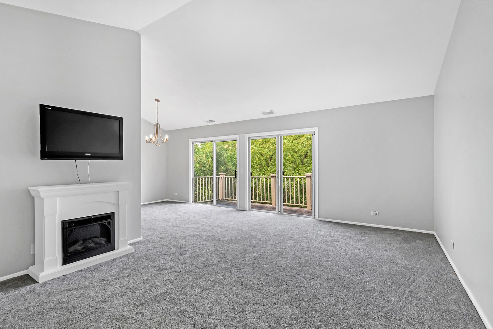 166 Stirling Ln, Schaumburg, IL 60194-4829