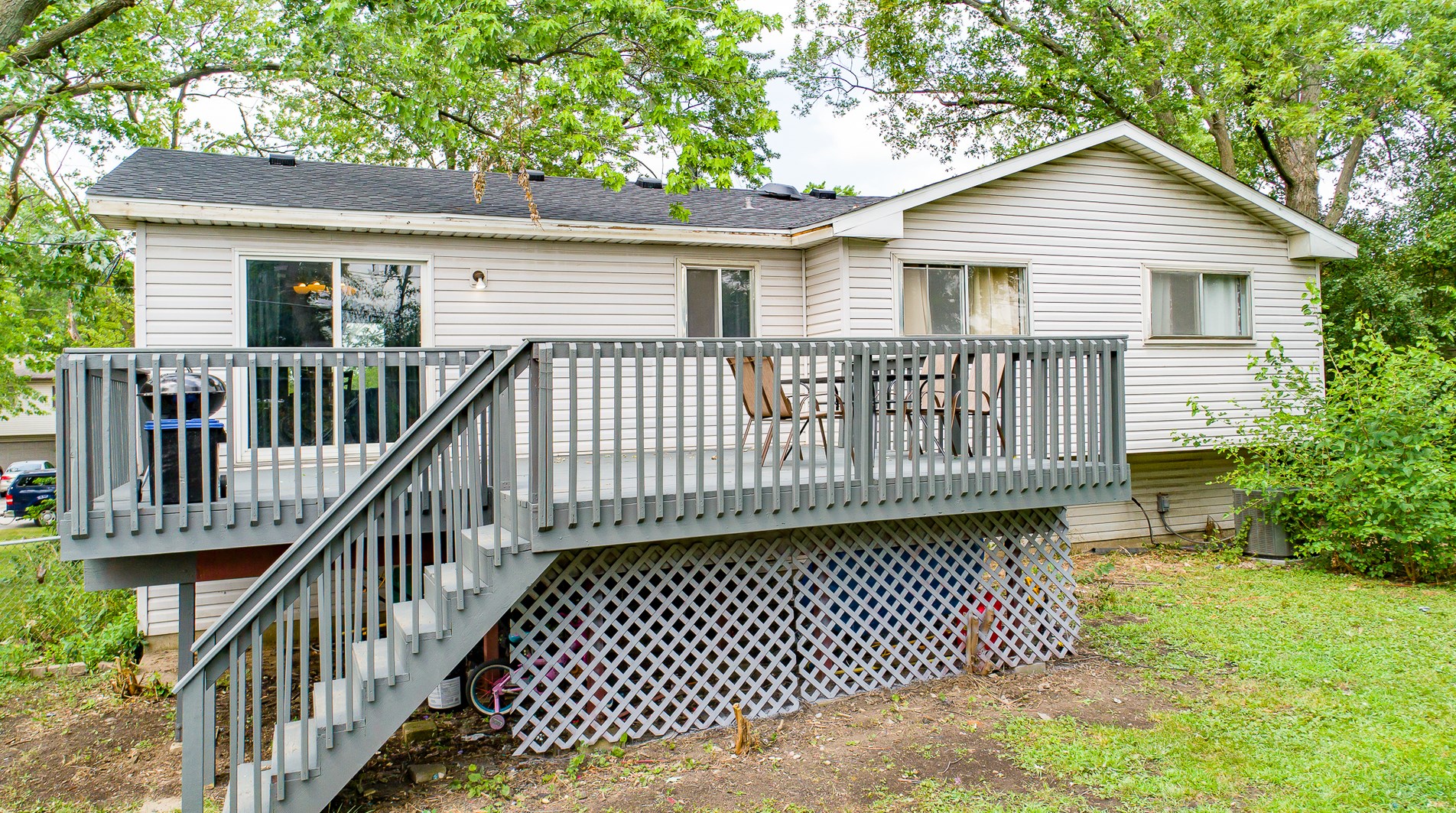 7917 Apache Ln, Downers Grove, IL 60517-3527