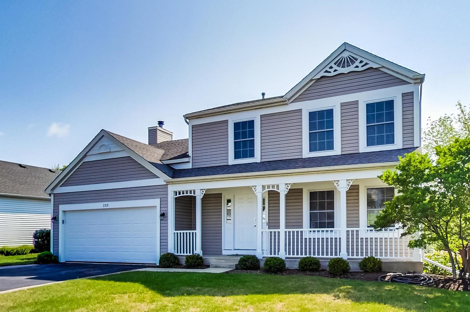233 Lisk Dr, Volo, IL 60030-3649