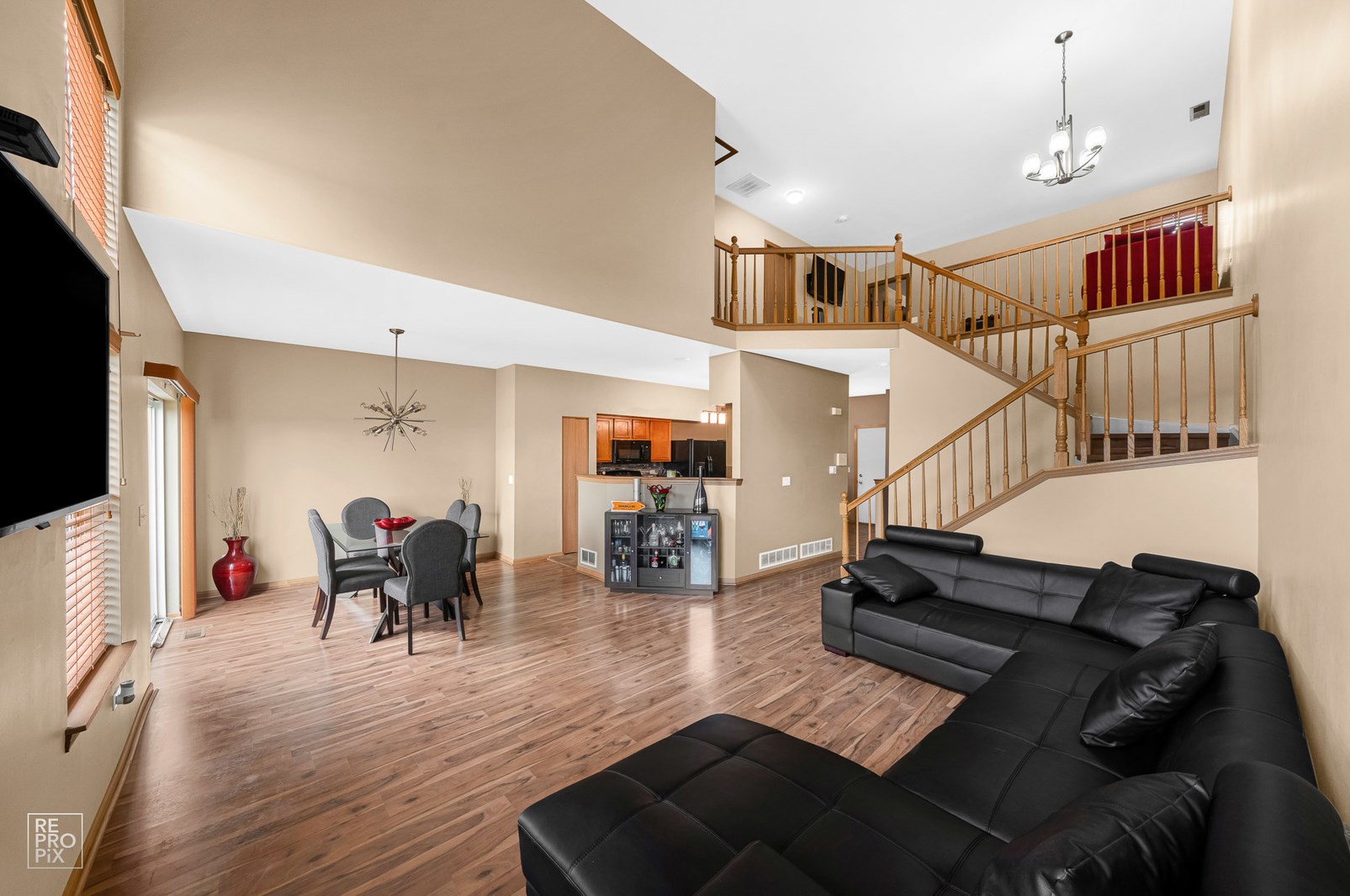 176 Malibu Dr, Romeoville, IL 60446-4157