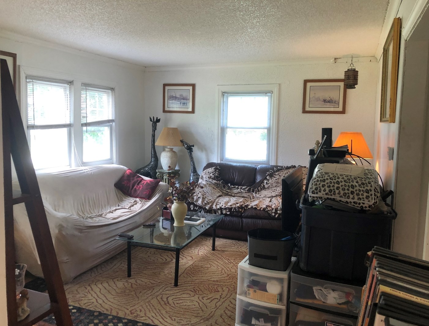 28 Country Club Dr, Melrose Park, IL 60164-2261
