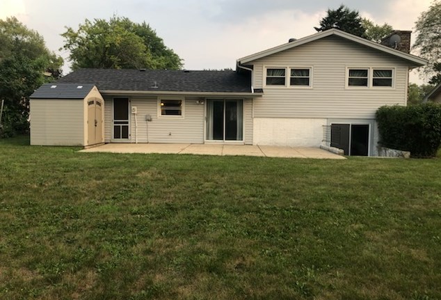 421 Westover Ln, Schaumburg, IL 60193-2428