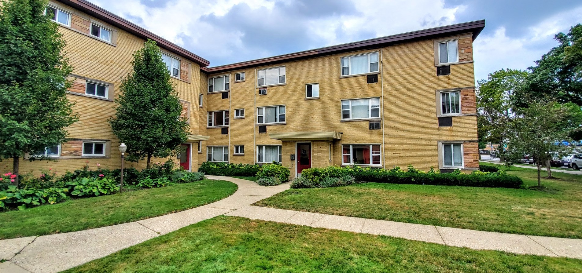 2113 Howard St #3b, Evanston, IL 60202