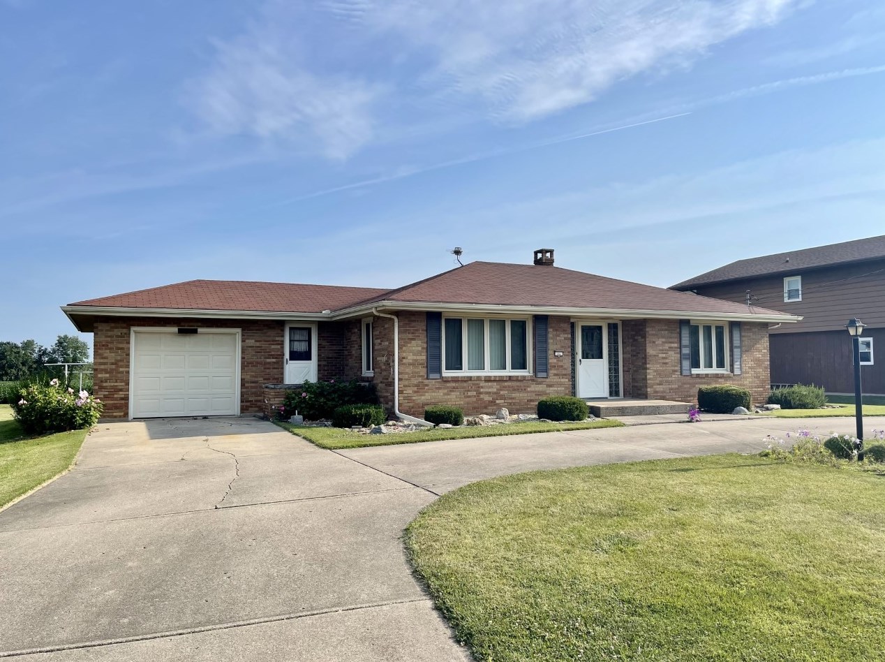 310 Chestnut St, Dalzell, IL 61320