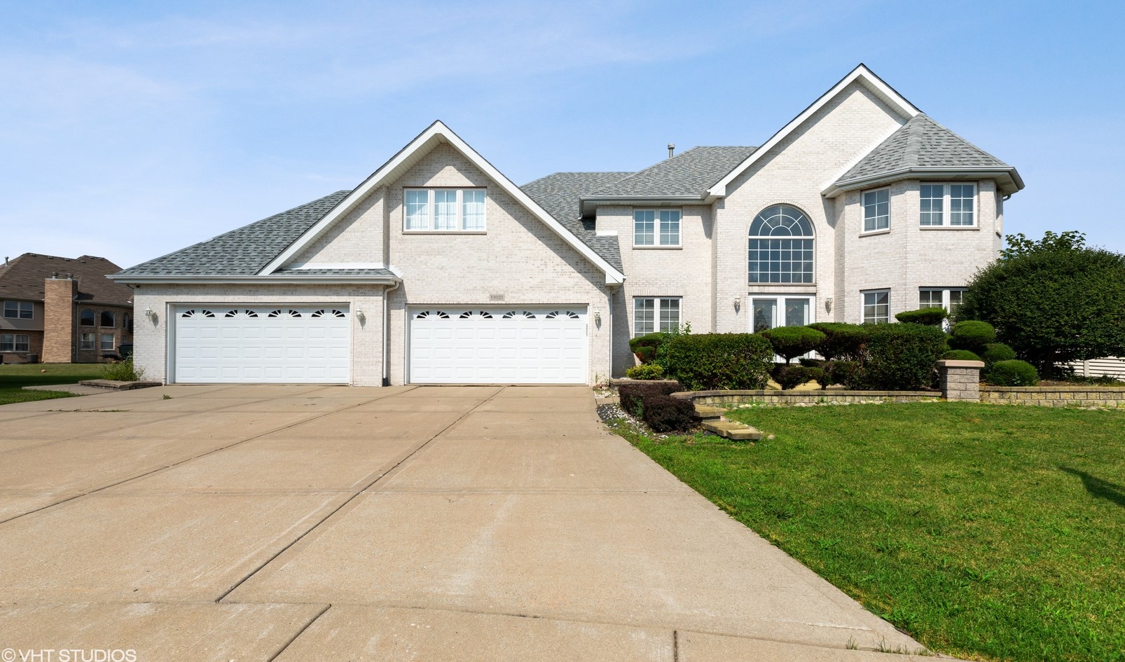 19921 Erika Ct, Chicago Heights, IL 60411-6840