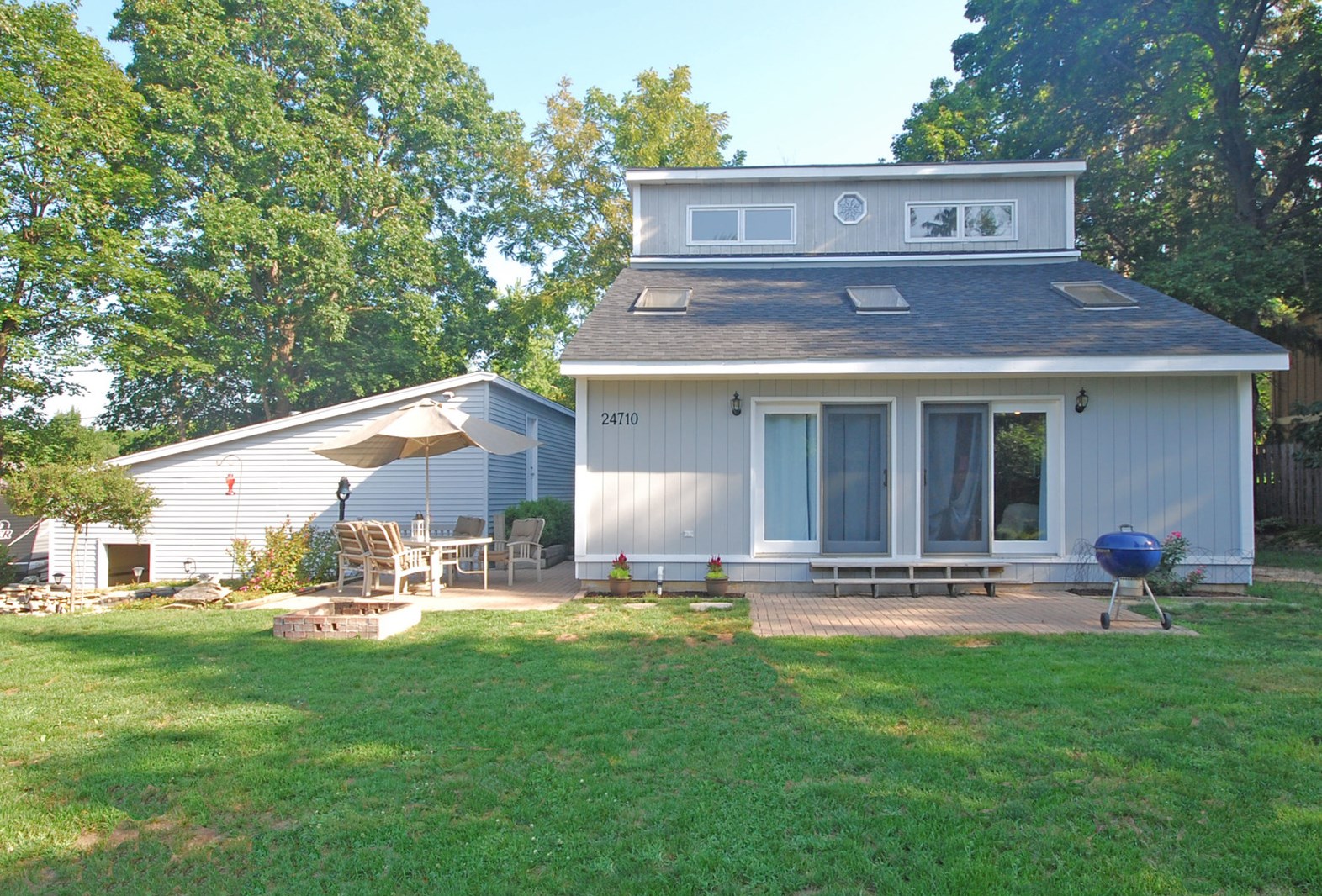 24710 Orchard Pl, Volo, IL 60073-1067