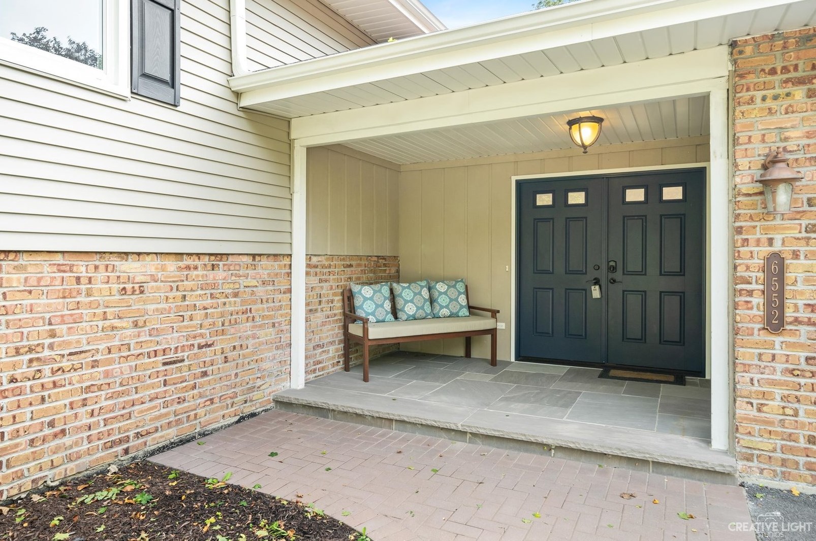 6552 Midhurst Rd, Downers Grove, IL 60516-2523
