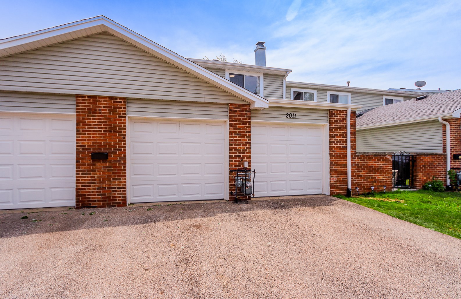 2011 Bayberry Ln, Hoffman Estates, IL 60169-2512