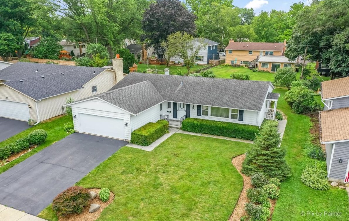 55 Lloyd St, Trout Valley, IL 60013-2121