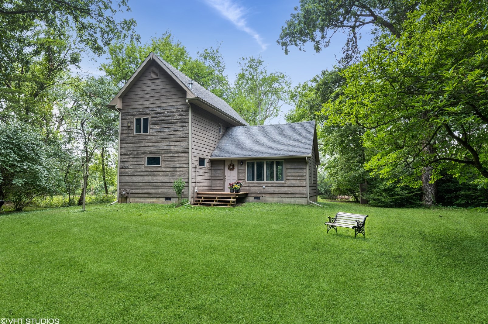 7707 River Dr, Spring Grove, IL 60081