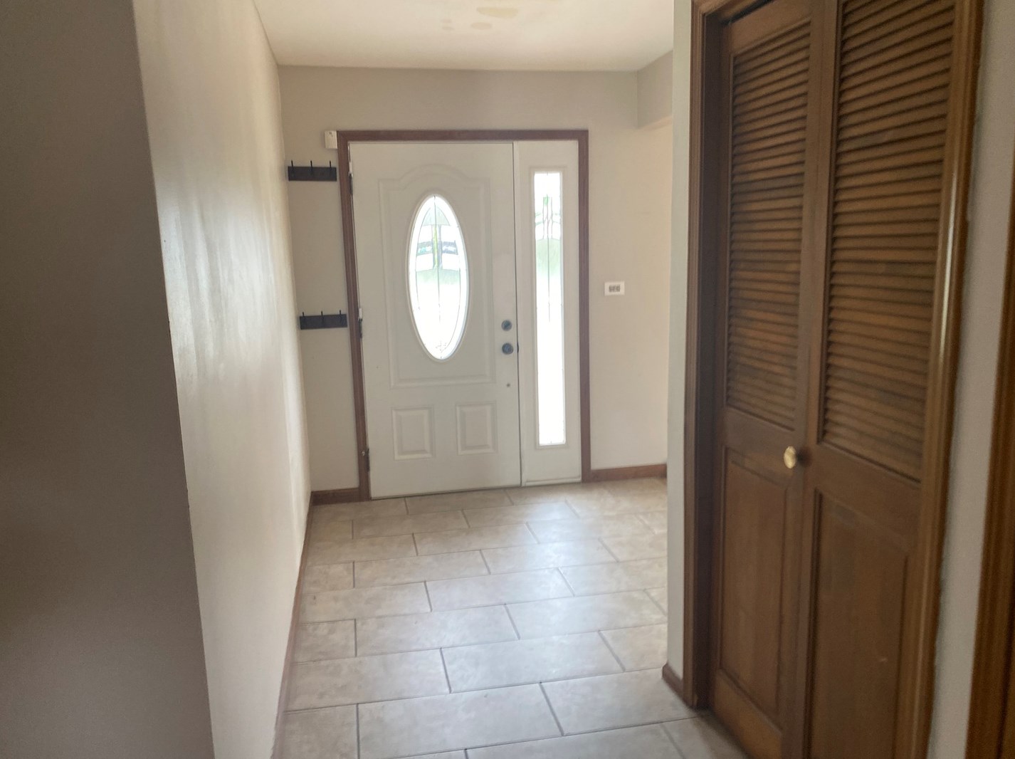 1814 Holly Ave, Oak Brook IL  60561-3517 exterior