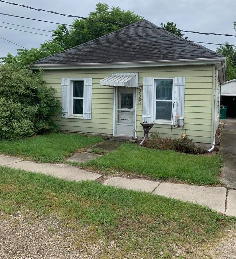 225 Luce St, Dalzell, IL 61320