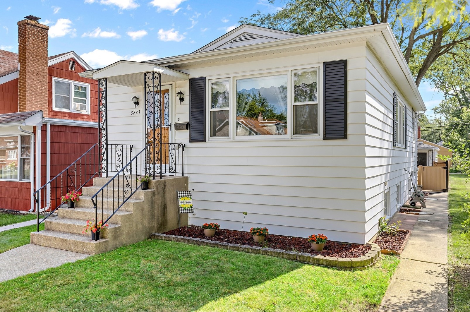 3223 Vernon Ave, Brookfield, IL 60513
