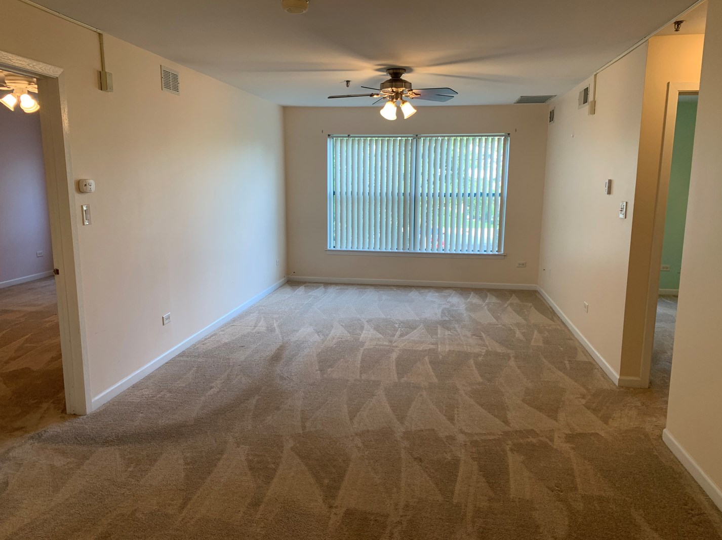 3265 Kirchoff Rd #215, Rolling Meadows, IL 60008