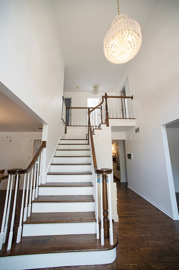 2376 Ridgewood Rd, Lisle, IL 60532-3355