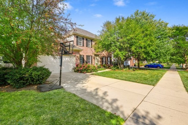 2446 Adamsway Dr, Aurora, IL 60502-9071