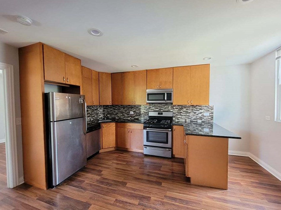 1829 N Drake Ave #2r, Chicago, IL 60647