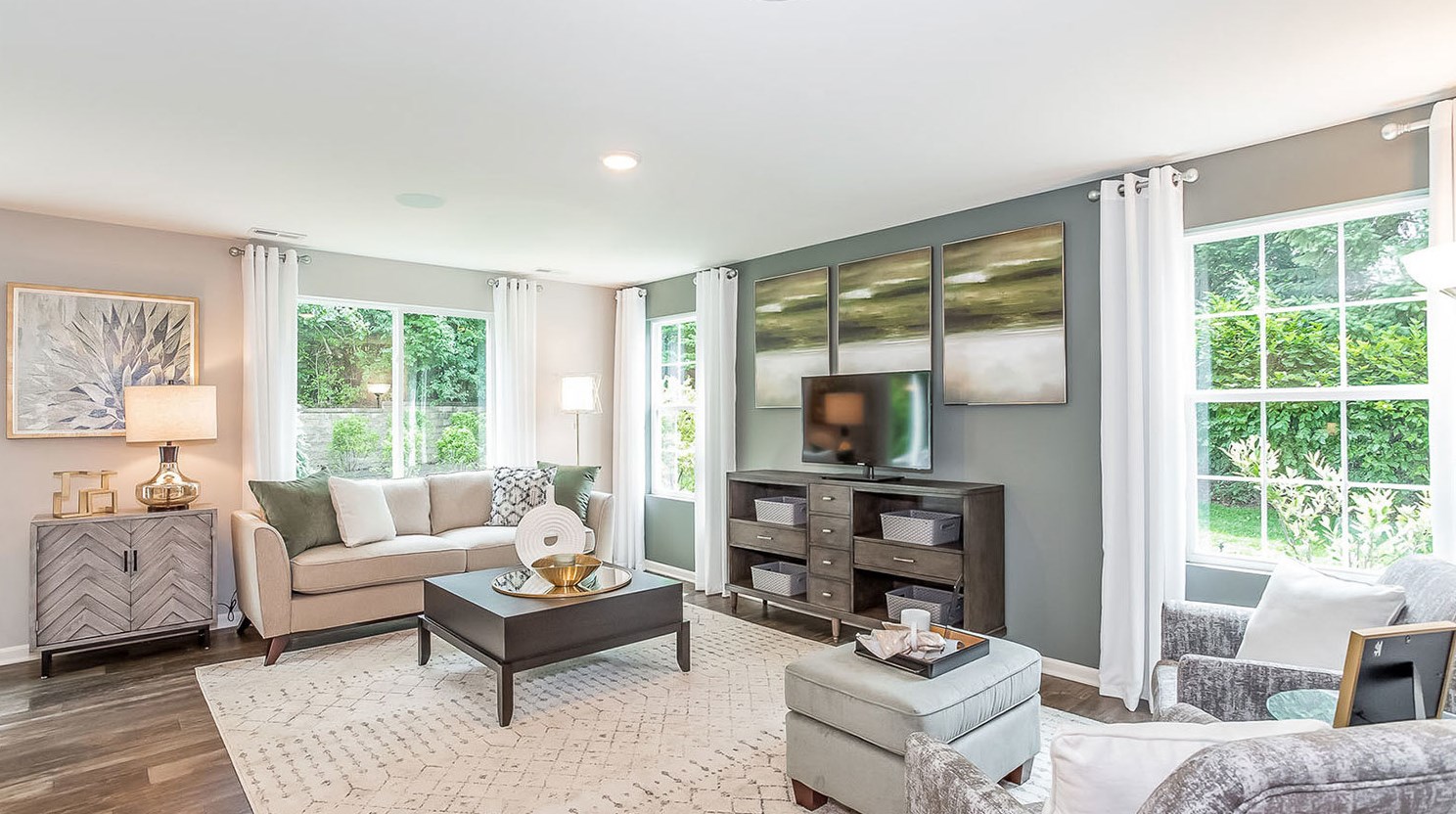 1101 Lake Dr, Trout Valley, IL 60013-1612