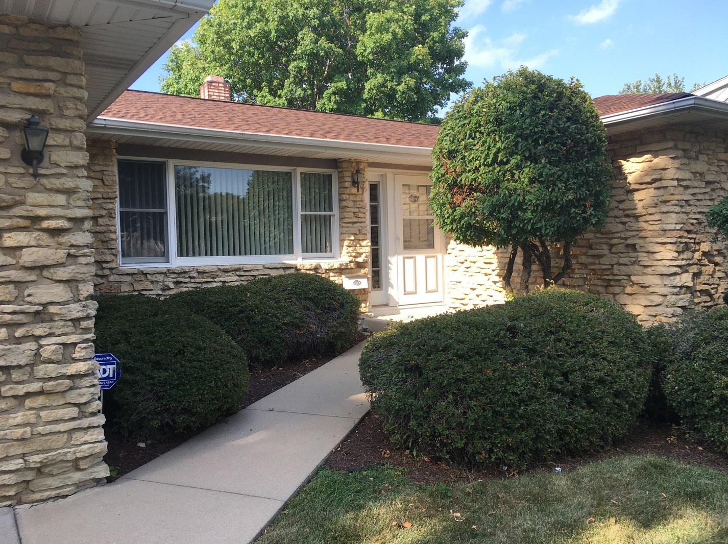 403 Ridge Dr, Dekalb, IL 60115-1743