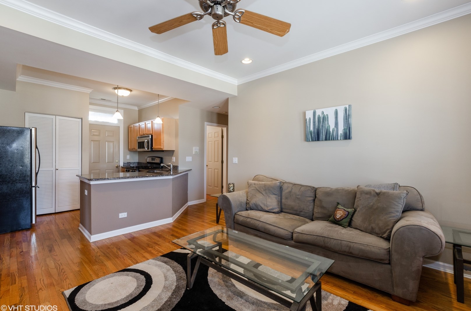 3017 W Cullom Ave # 2, Chicago, IL