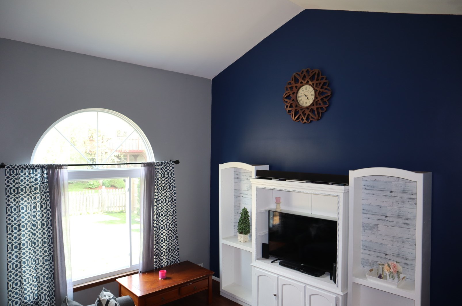 69 Honeysuckle Dr, Volo, IL 60073-4023