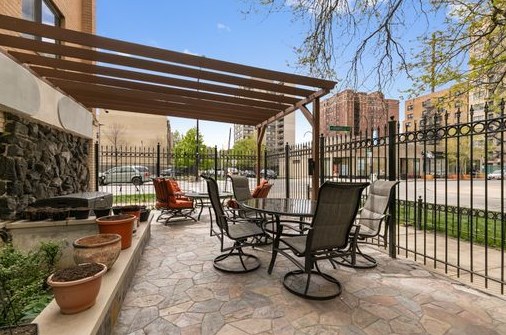 6201 N Kenmore Ave Apt 406, Chicago, IL 60660
