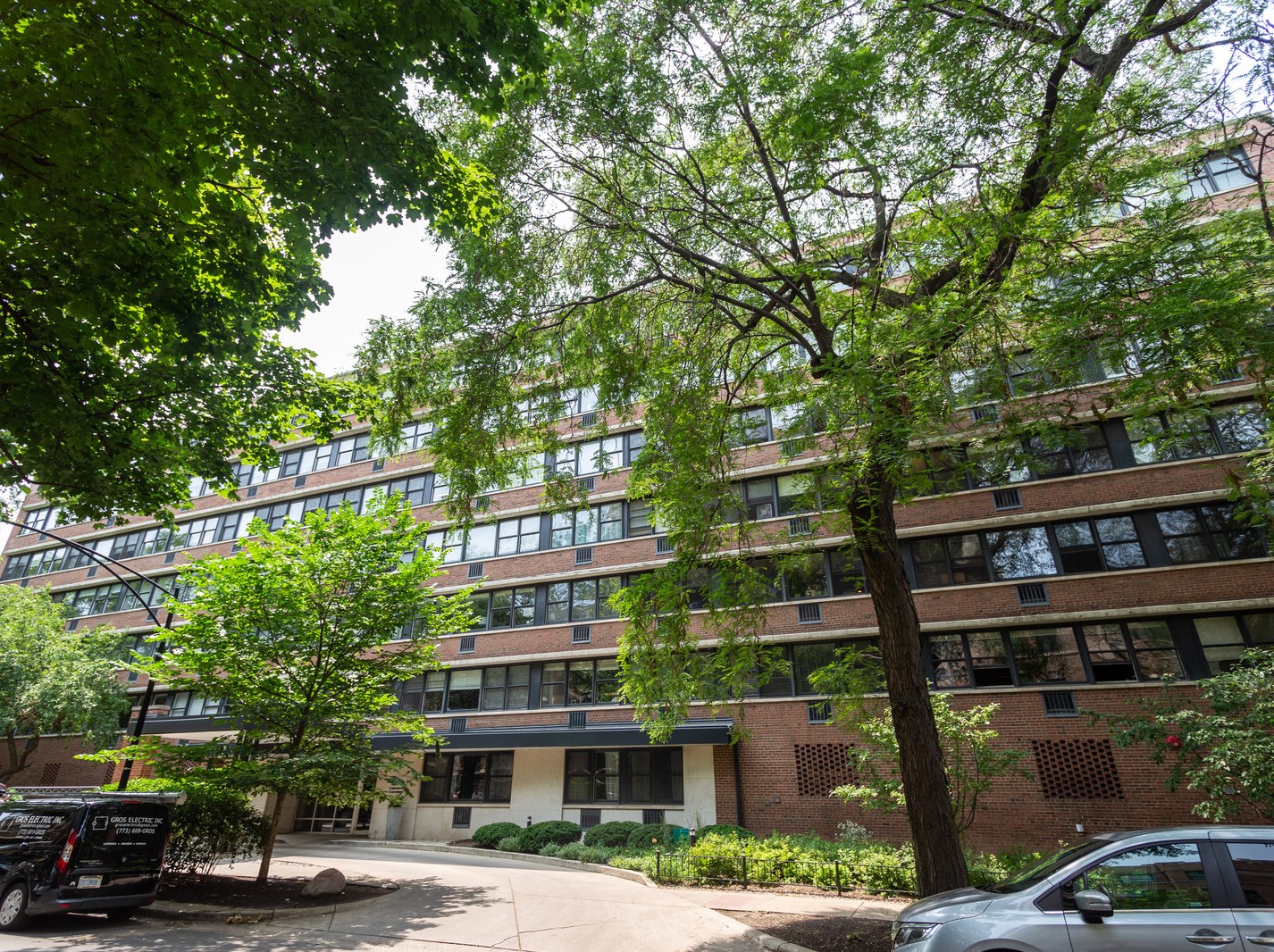 2300 N Commonwealth Ave #1a, Chicago, IL
